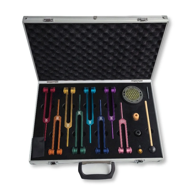 Health & Wellness Unlimited - ชุดส้อมเสียงหลากสี สำหรับการทำสมาธิ ผ่อนคลาย จุดจักระ ส้อมเสียงบำบัดแบบพกพา เพื่อสุขภาพ